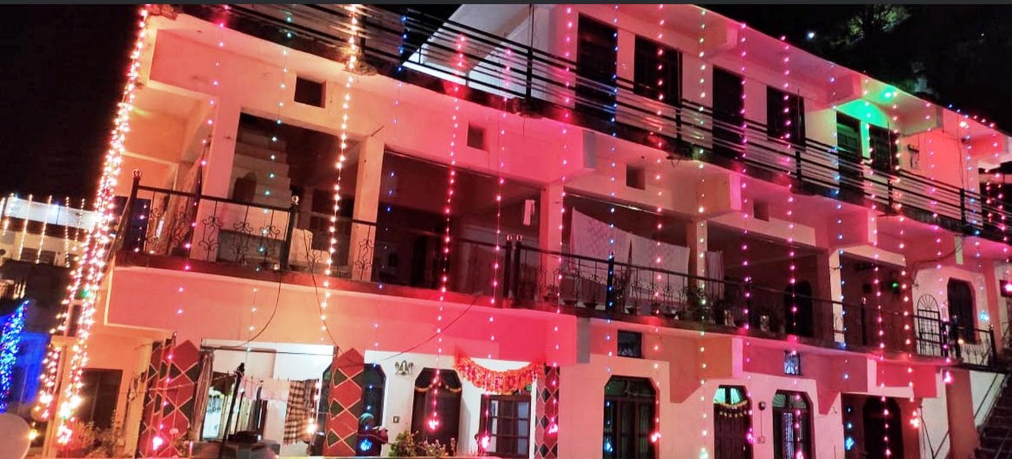 Astha Guest House Gopeshwar Buitenkant foto