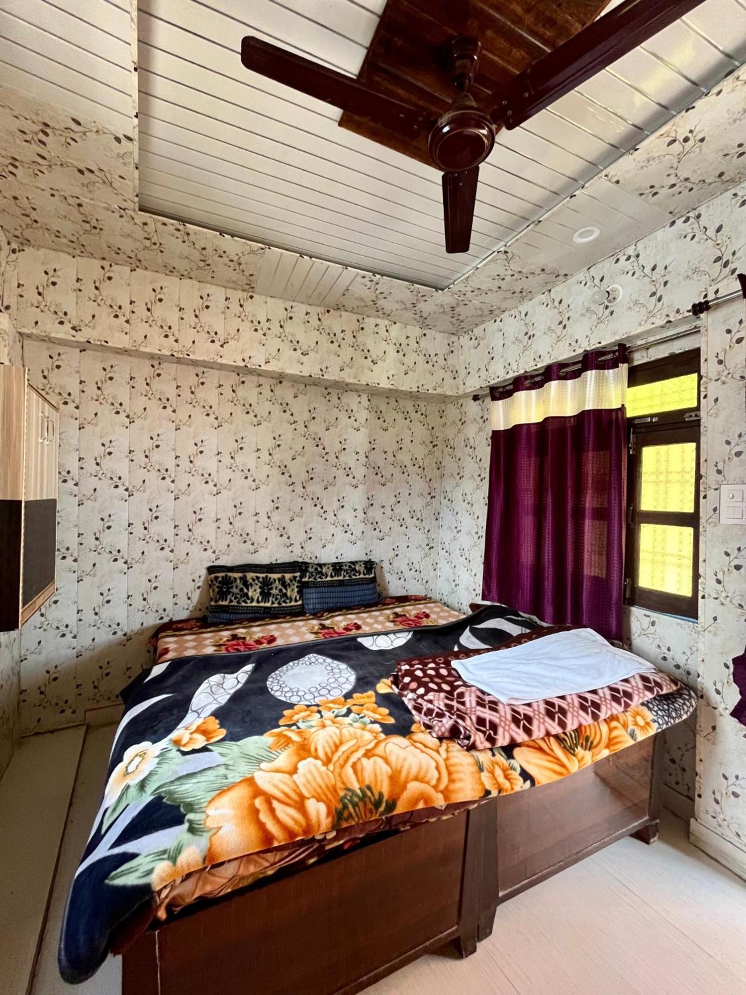Astha Guest House Gopeshwar Buitenkant foto