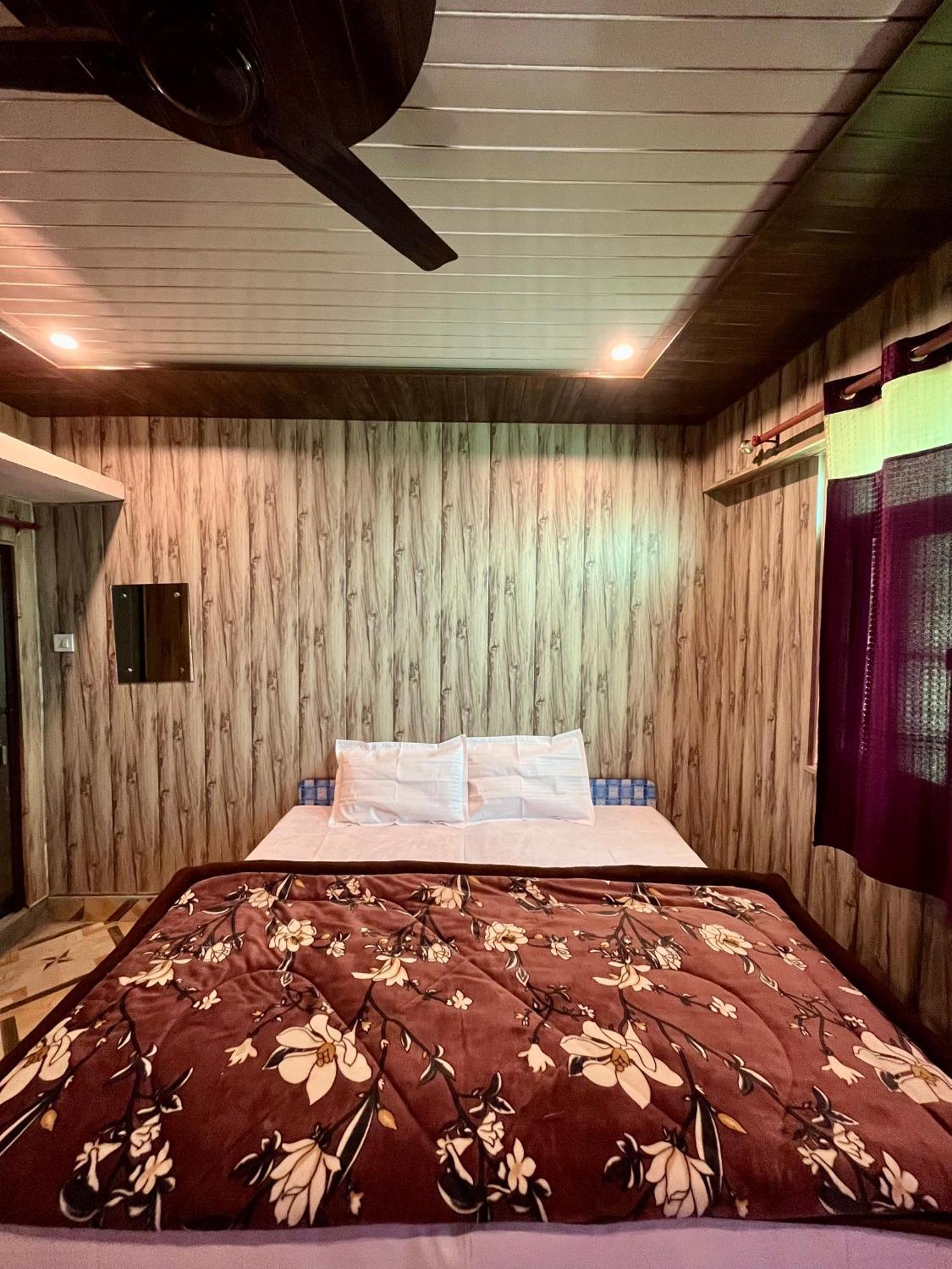 Astha Guest House Gopeshwar Buitenkant foto